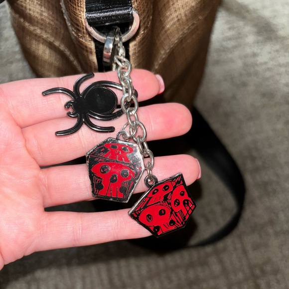 Harvey’s Oogie Boogie 25th Anniversary Edition park hopper - Picture 7 of 7